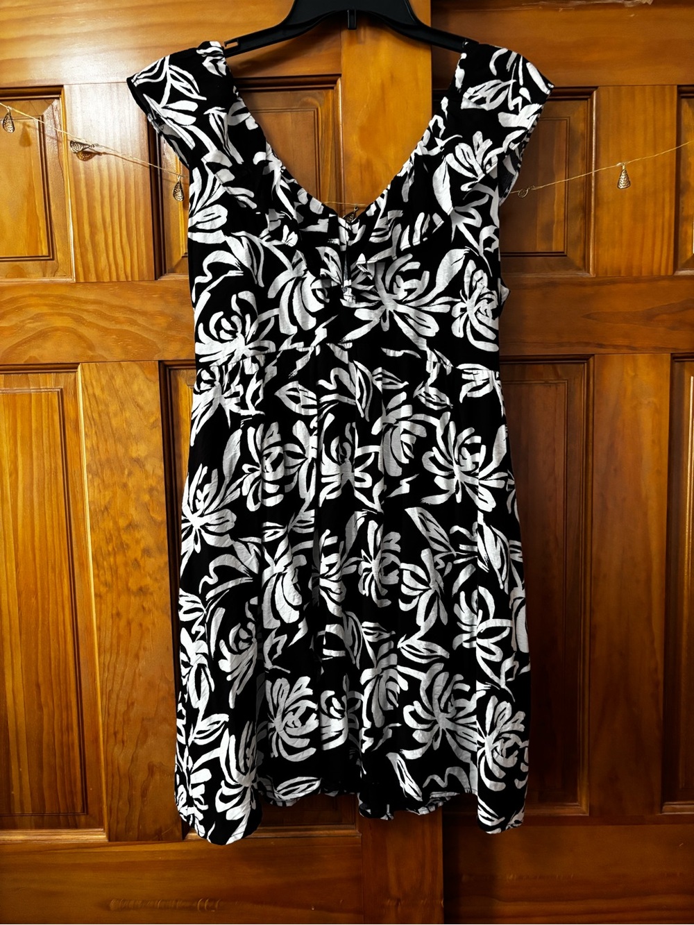 Lush Dry Good’s Black and White Floral V-Neck Mini Dress